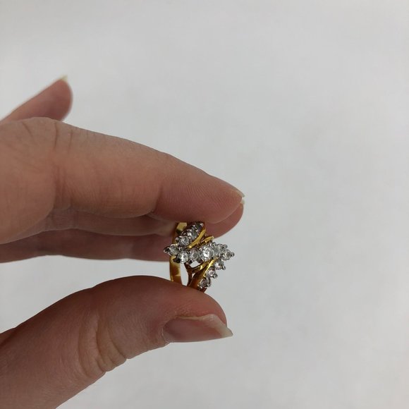 Gold band gemstone ring - Picture 6 of 9